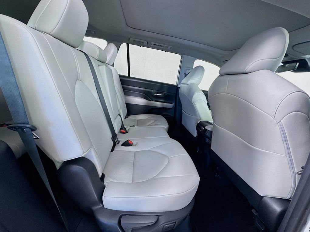 Used 2025 Toyota Grand Highlander FWD image 35