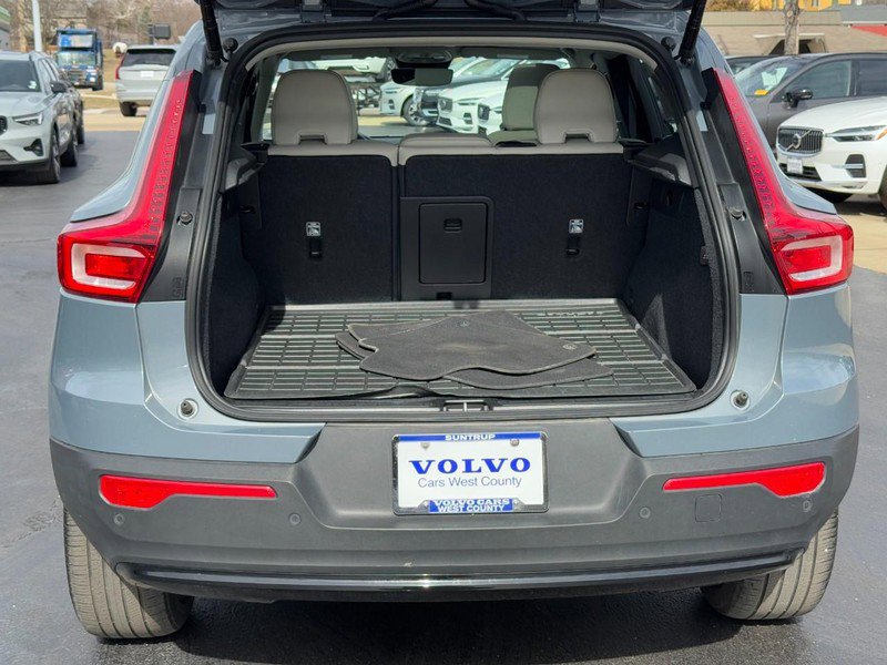 Certified 2023 Volvo XC40 B5 Plus w/ Driver Assist Package image 5