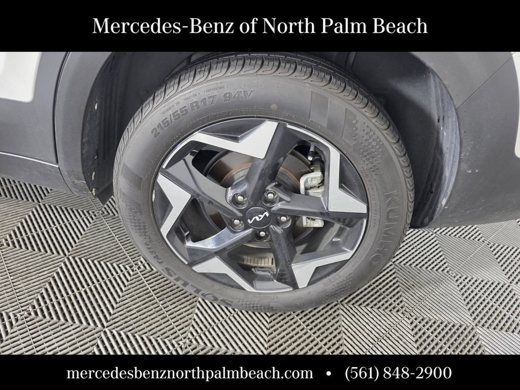 Used 2024 Kia Seltos EX AWD/4WD image 17
