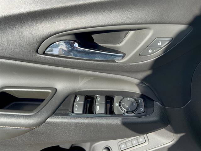 Used 2024 Chevrolet Equinox Premier image 14