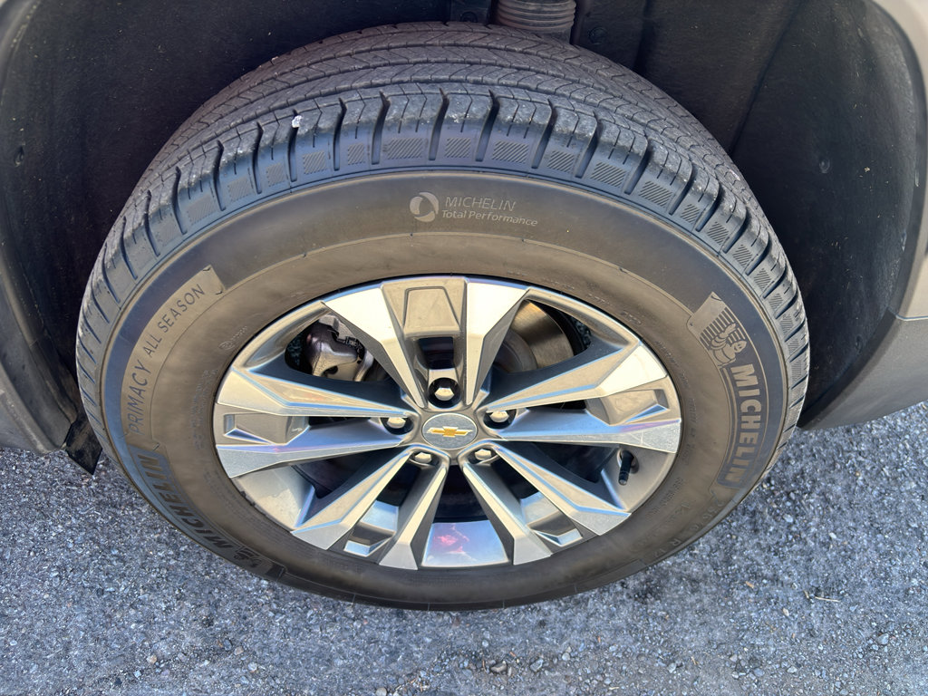 Used 2025 Chevrolet Equinox LT AWD/4WD image 32