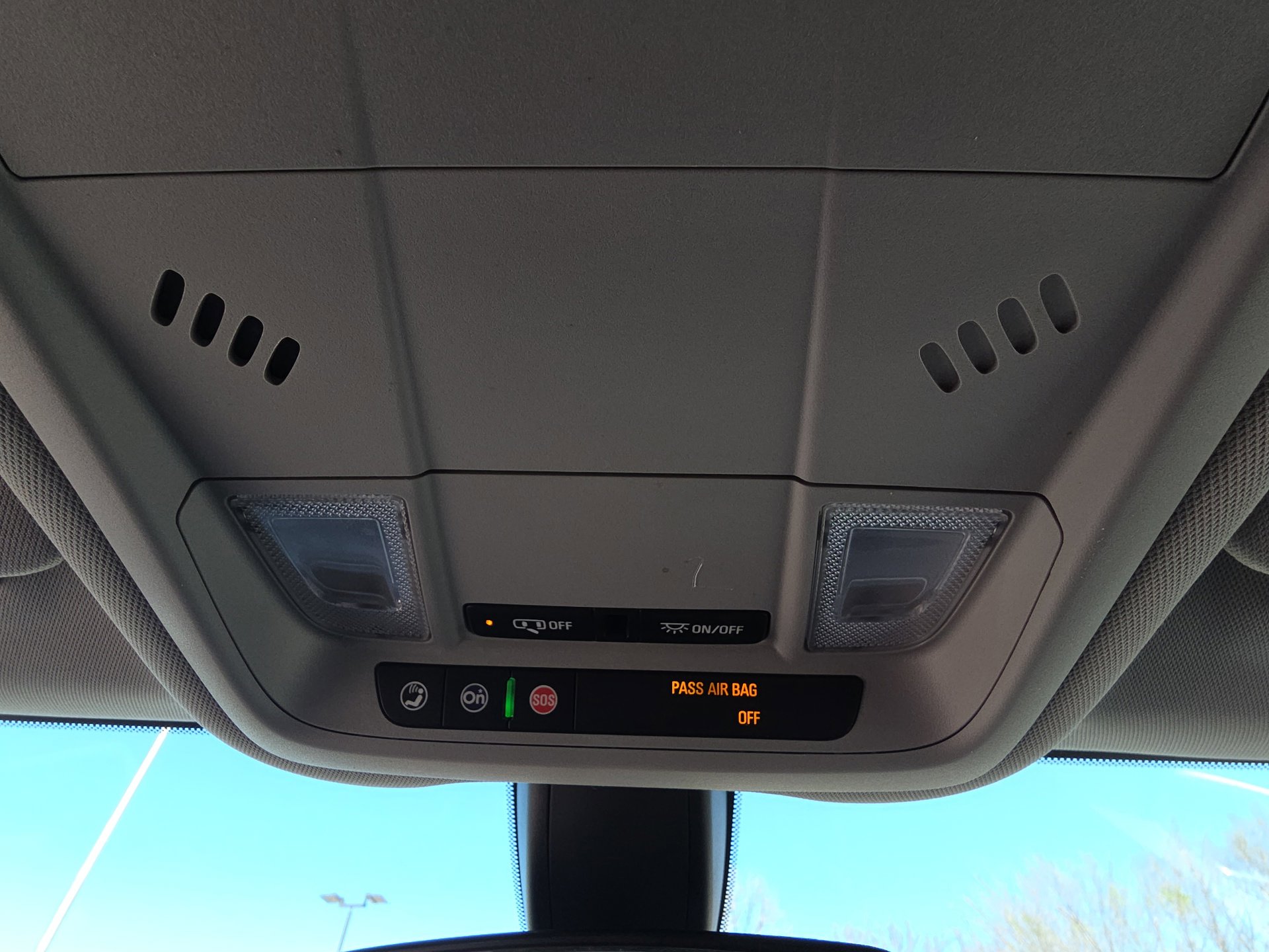 Used 2019 Chevrolet Equinox LS w/ LS Convenience Package image 24