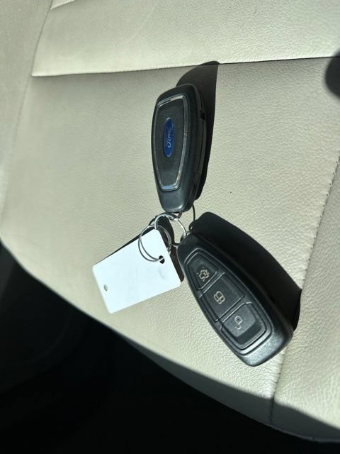 Used 2013 Ford C-MAX SEL FWD image 36
