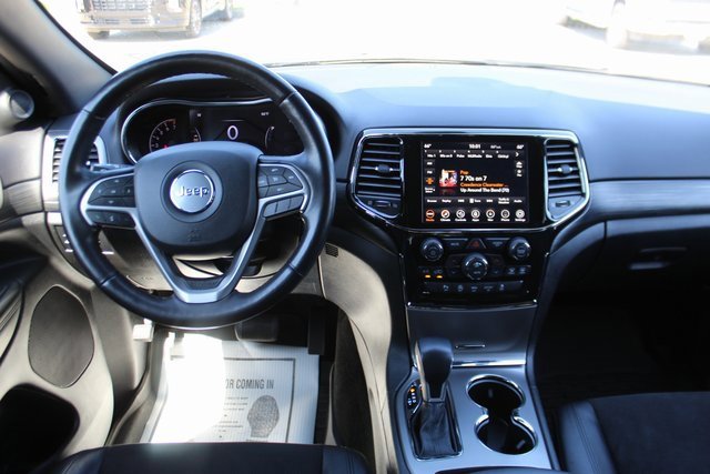 Used 2021 Jeep Grand Cherokee Laredo X image 12