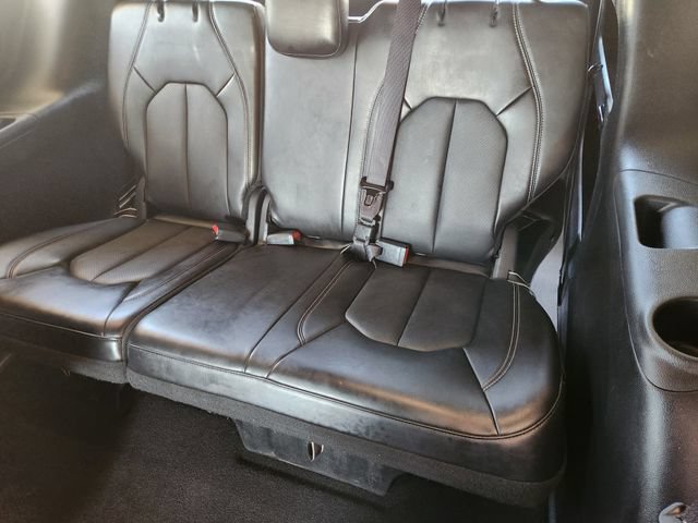 Used 2025 Chrysler Pacifica Select FWD image 32