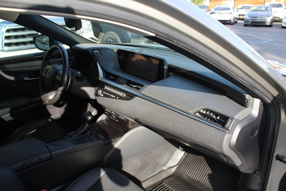 Used 2019 Lexus ES 300h w/ Premium Package FWD image 23