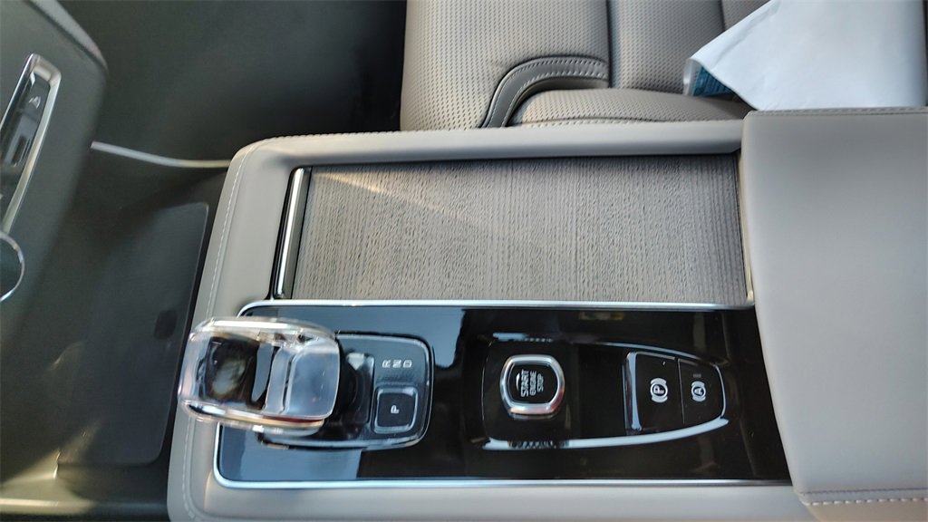 New 2026 Volvo XC90 B6 Ultra image 24