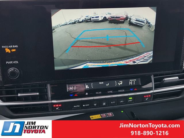 Used 2025 Toyota Sienna XLE image 20