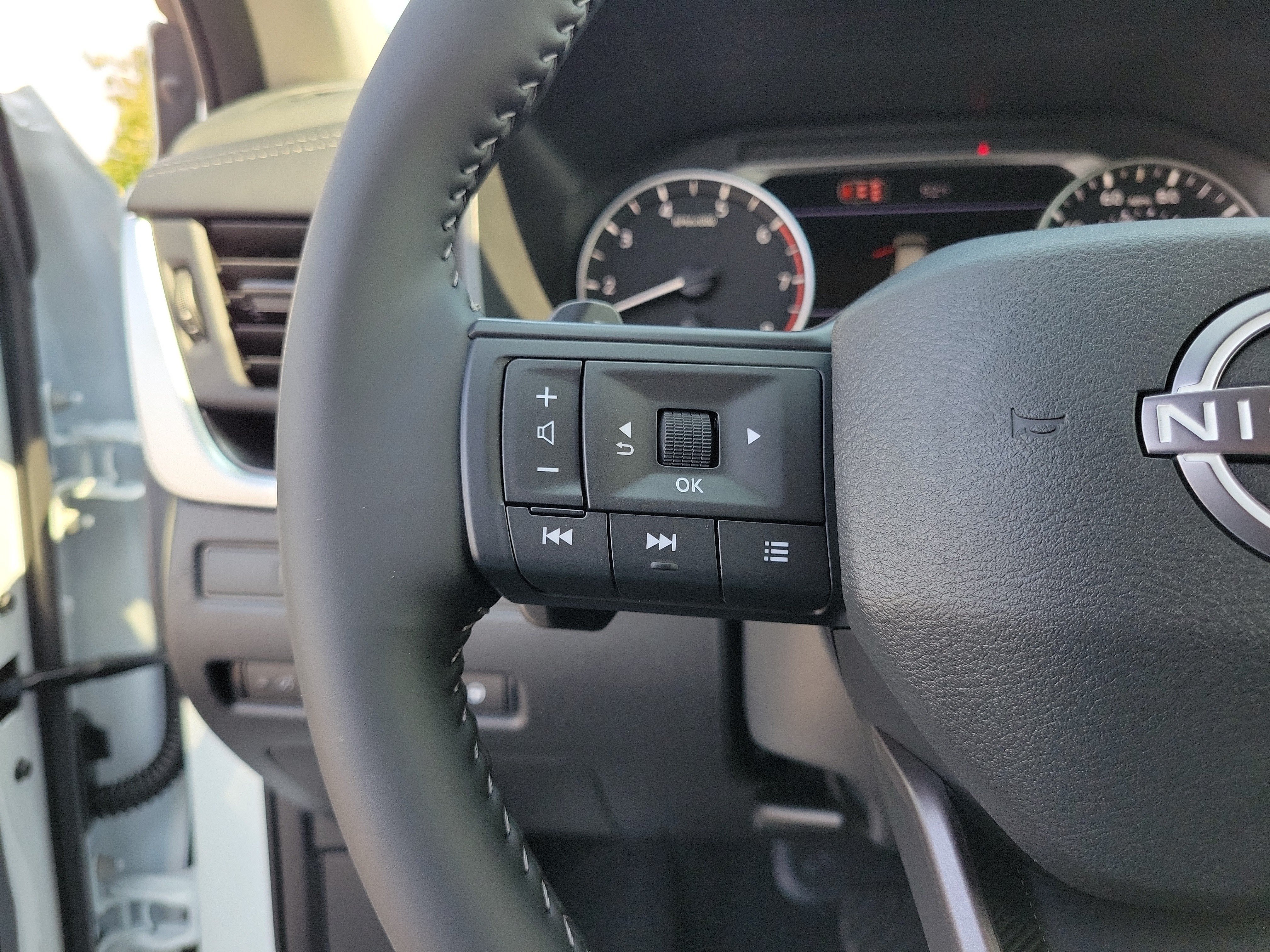 New 2026 Nissan Rogue SV w/ Cold Weather Package AWD/4WD image 22