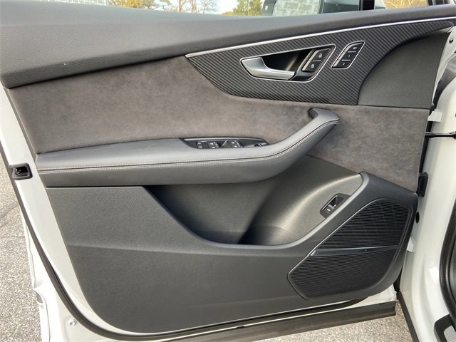 Used 2025 Audi SQ7 Prestige w/ Prestige Package image 26