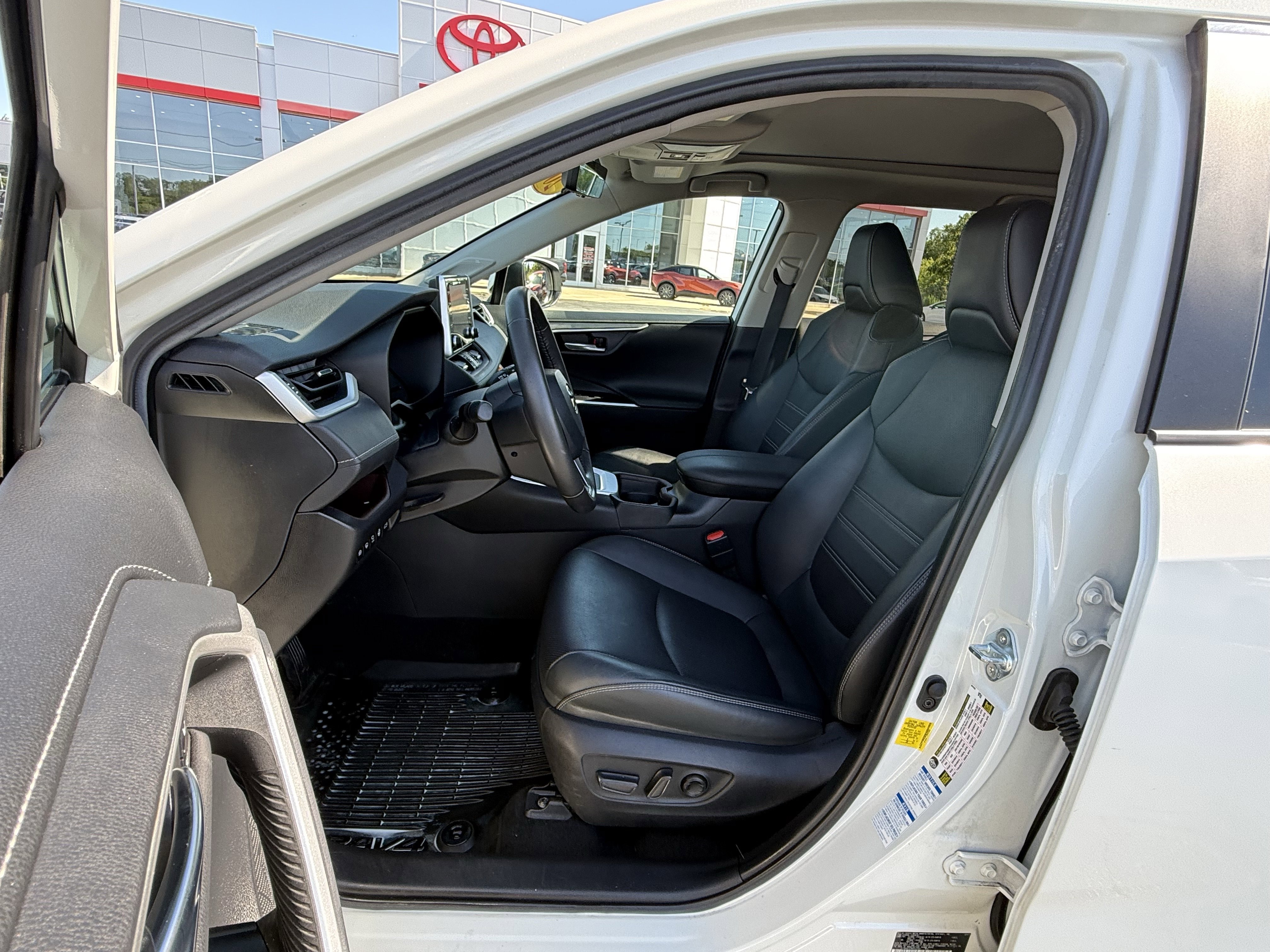 Used 2021 Toyota RAV4 Limited AWD/4WD image 14