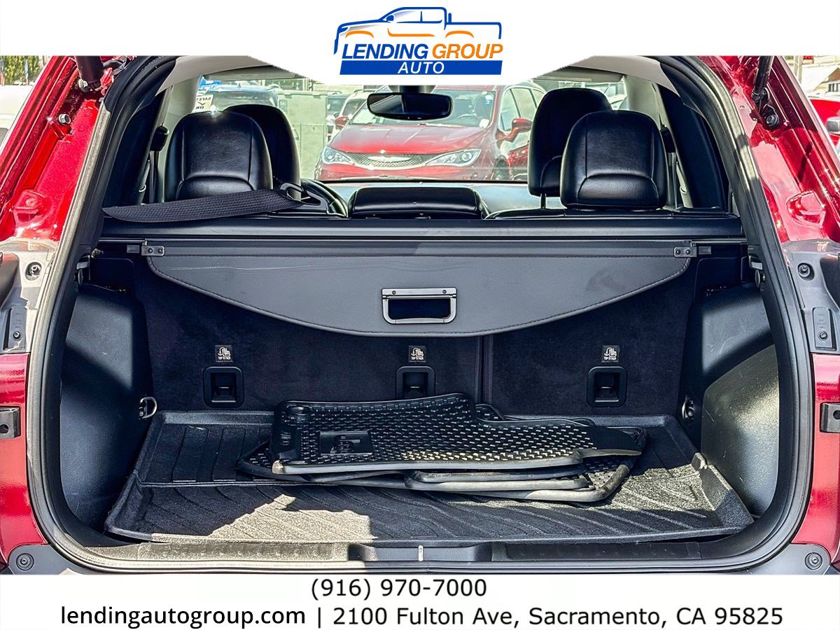Used 2019 Jeep Cherokee Trailhawk AWD/4WD image 25