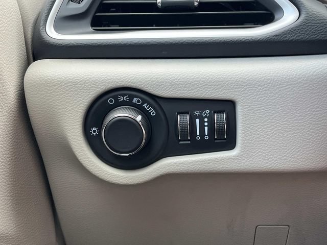 Used 2023 Chrysler Voyager LX FWD image 36