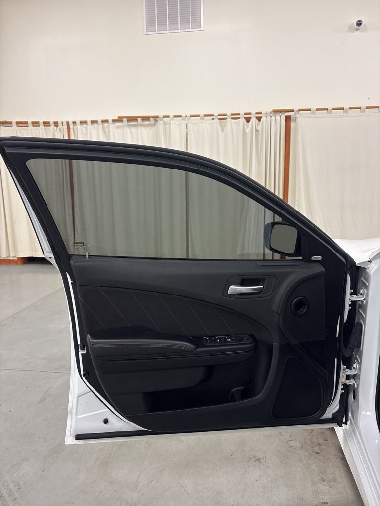 Used 2023 Dodge Charger R/T w/ Blacktop Package image 17