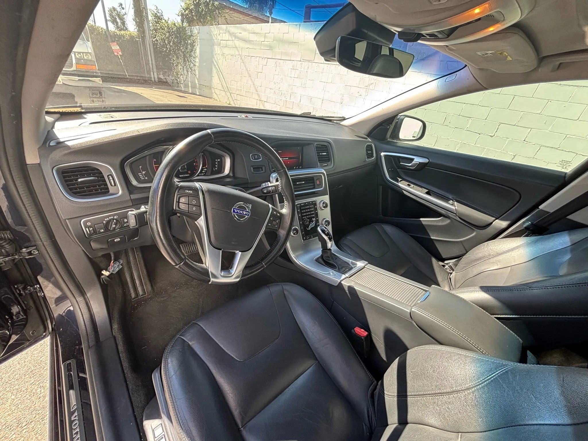 Used 2017 Volvo V60 T5 Premier w/ Convenience Package image 21