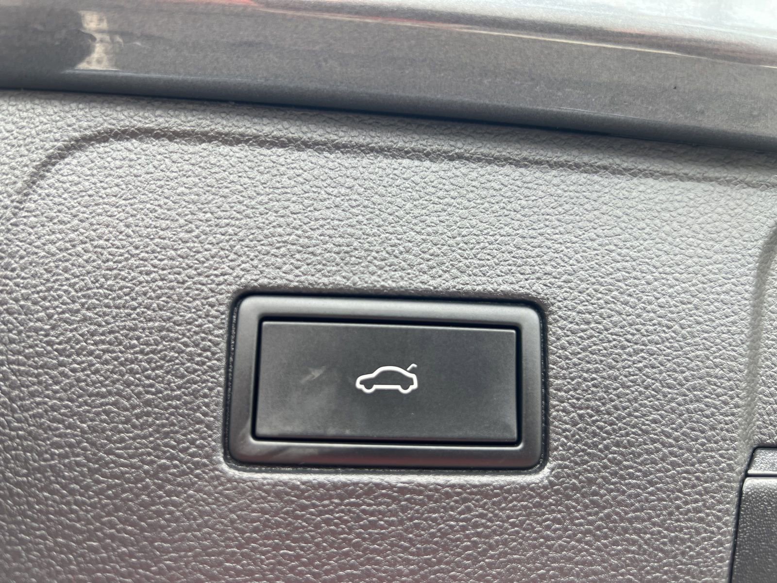 Used 2023 Volkswagen Atlas SEL Premium image 36