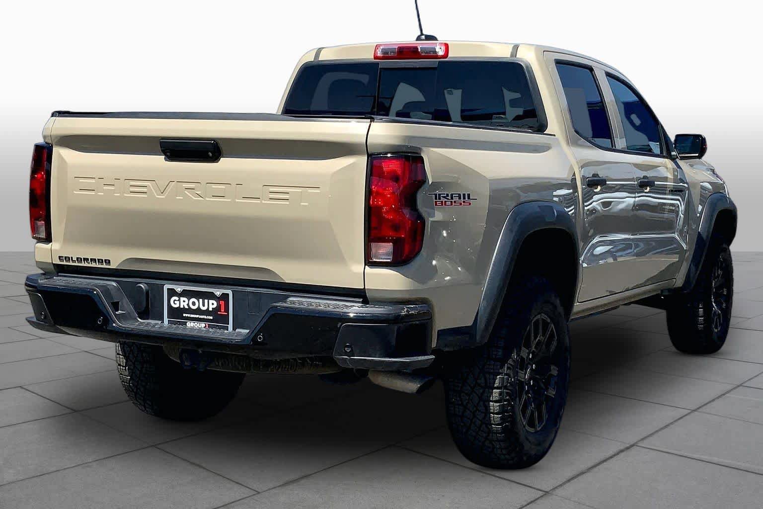 Used 2024 Chevrolet Colorado Trail Boss w/ Technology Package AWD/4WD image 13