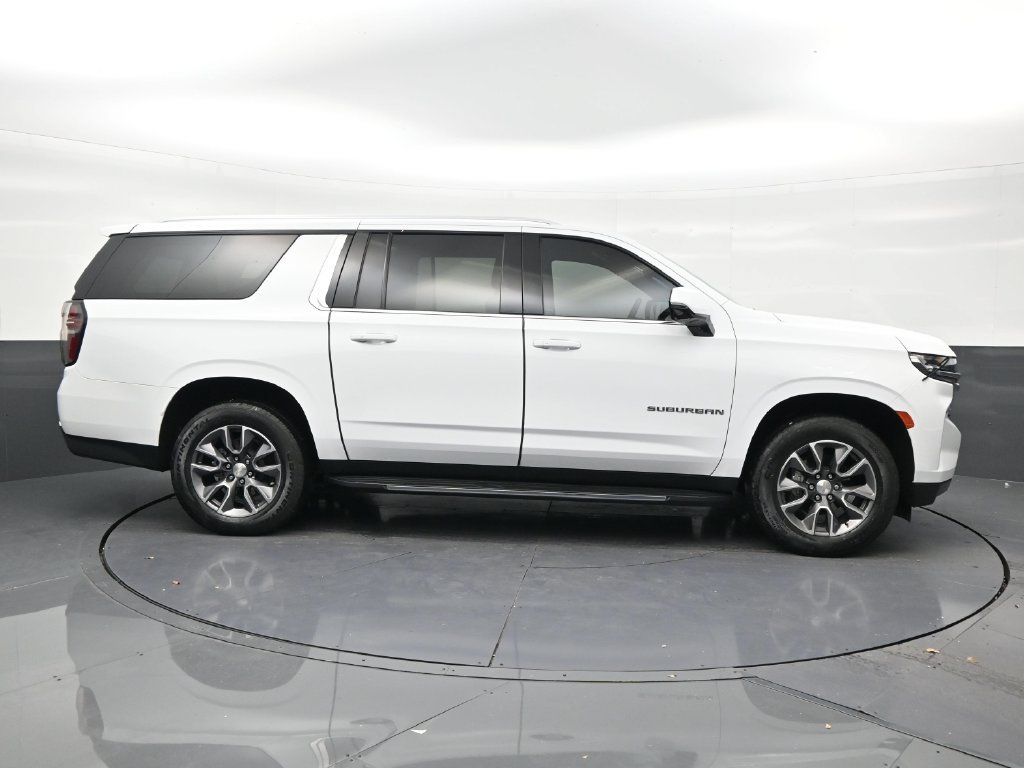 Used 2023 Chevrolet Suburban LT w/ LT Signature Package RWD image 6