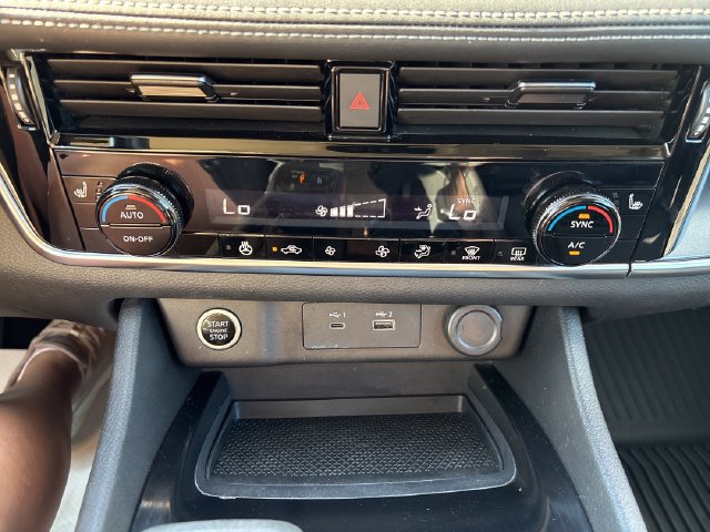 Used 2021 Nissan Rogue SV AWD/4WD image 18