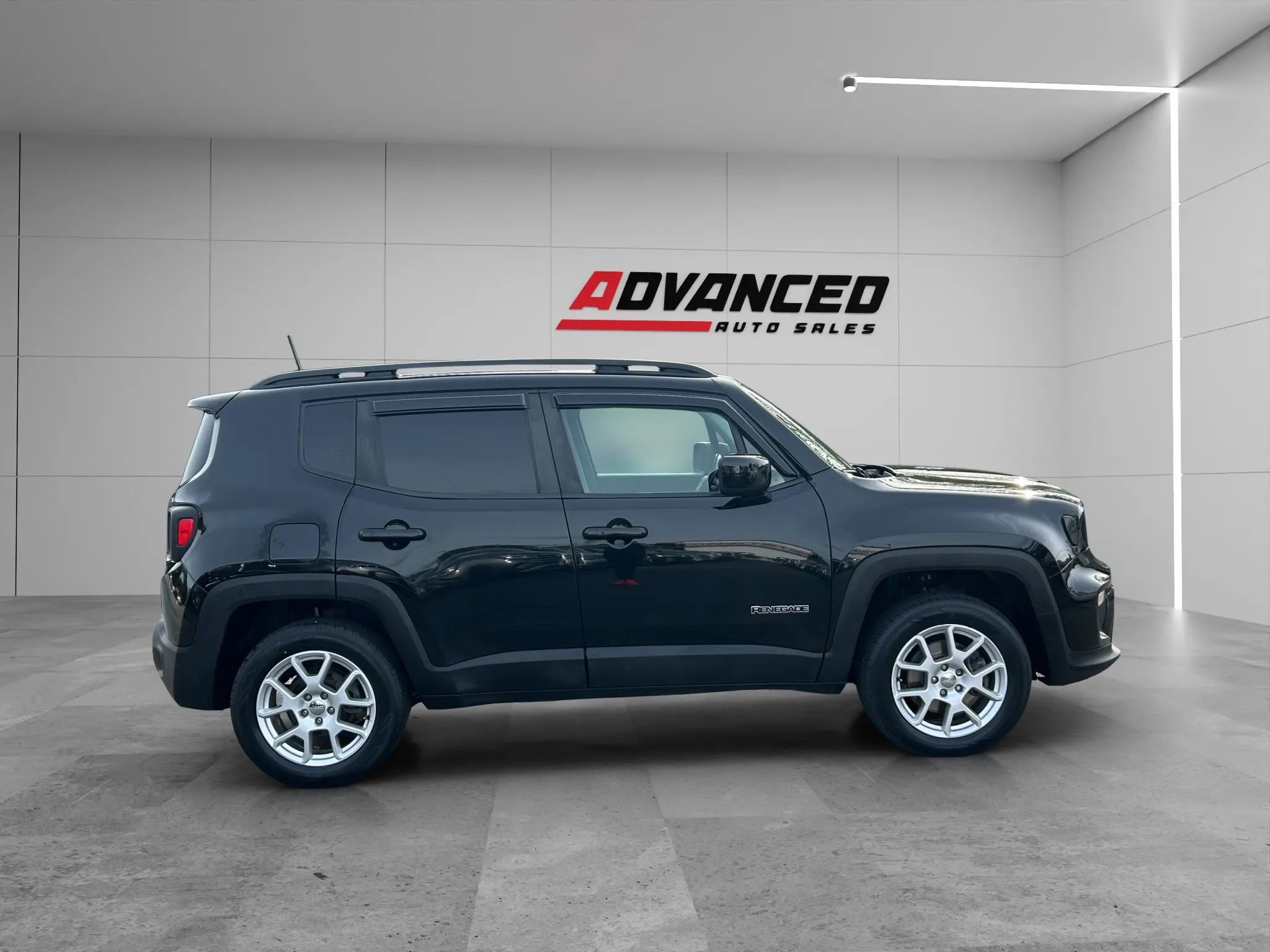 Used 2021 Jeep Renegade Latitude w/ Convenience Group image 8