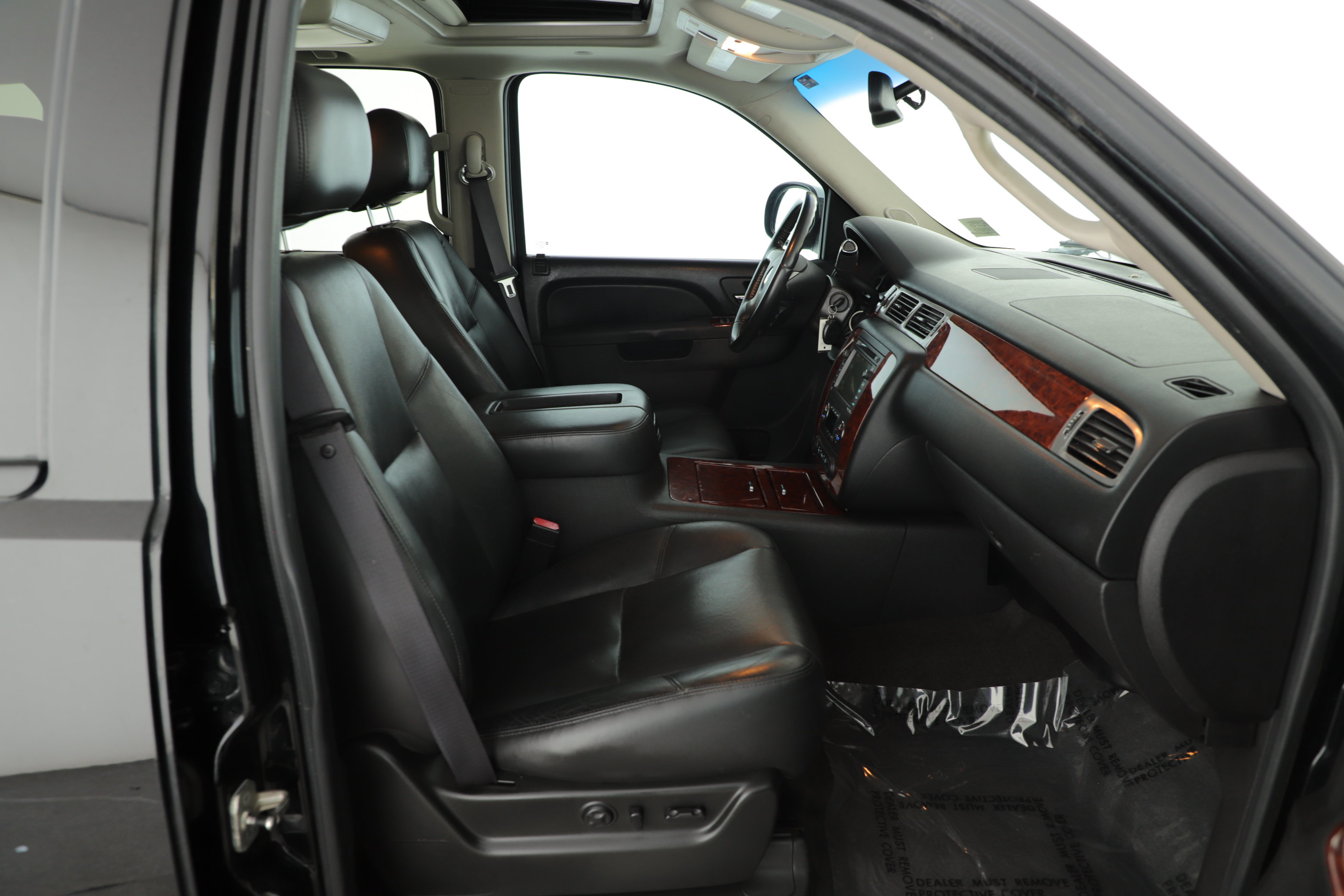 Used 2011 Chevrolet Suburban LTZ AWD/4WD image 7