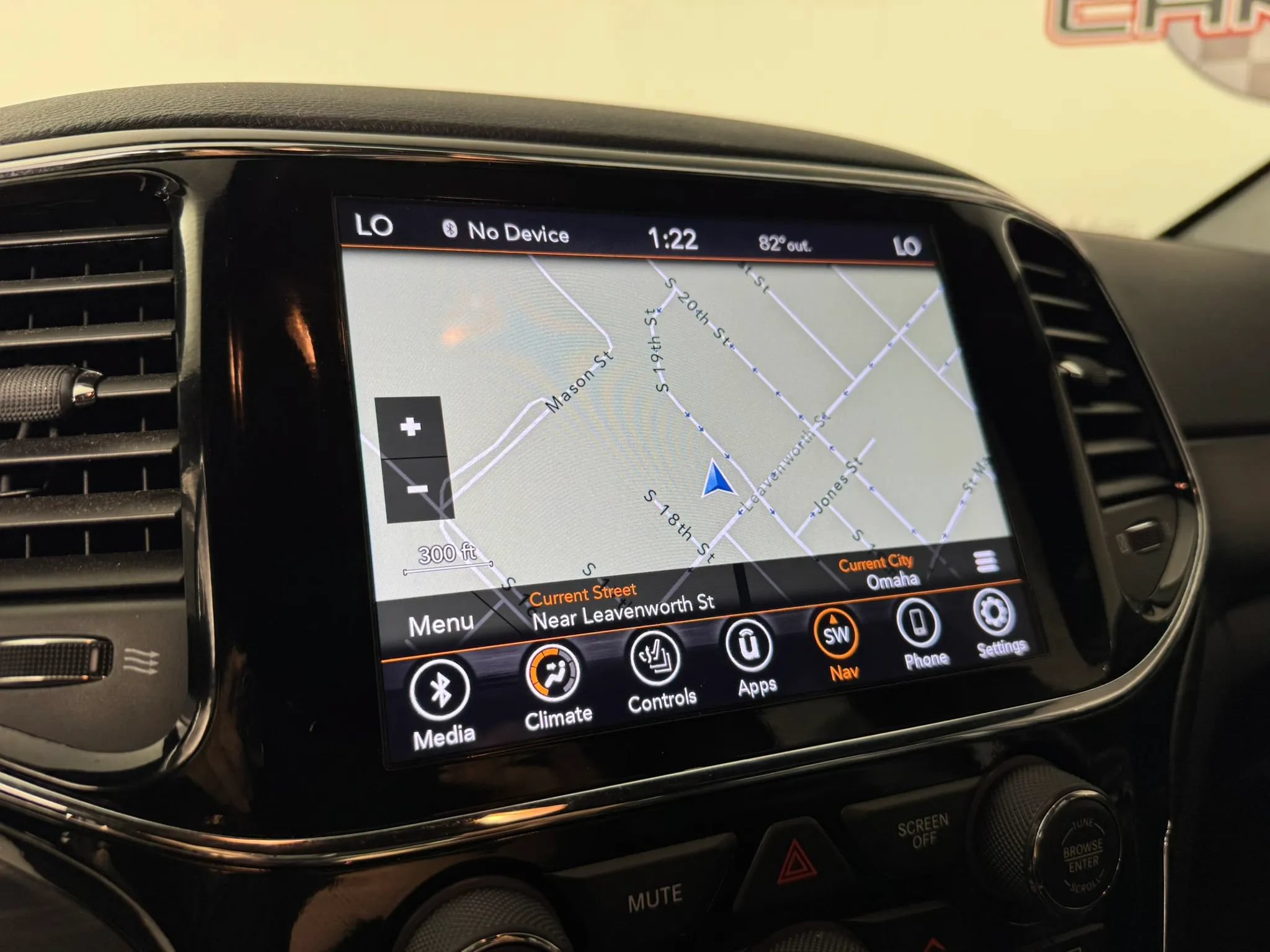 Used 2021 Jeep Grand Cherokee Laredo X AWD/4WD image 18