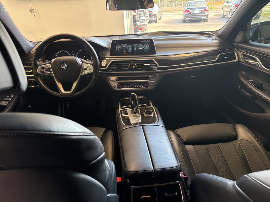 Used 2016 BMW 750i xDrive AWD/4WD image 10