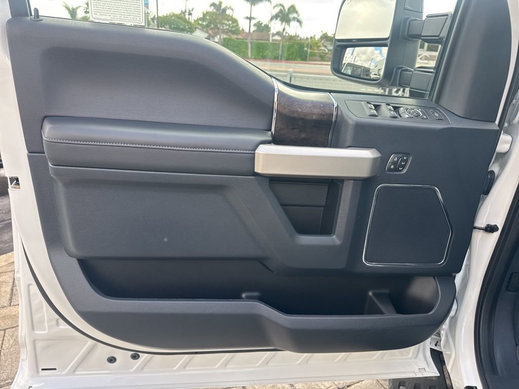 Used 2022 Ford F250 Lariat w/ Tremor Off-Road Package AWD/4WD image 19