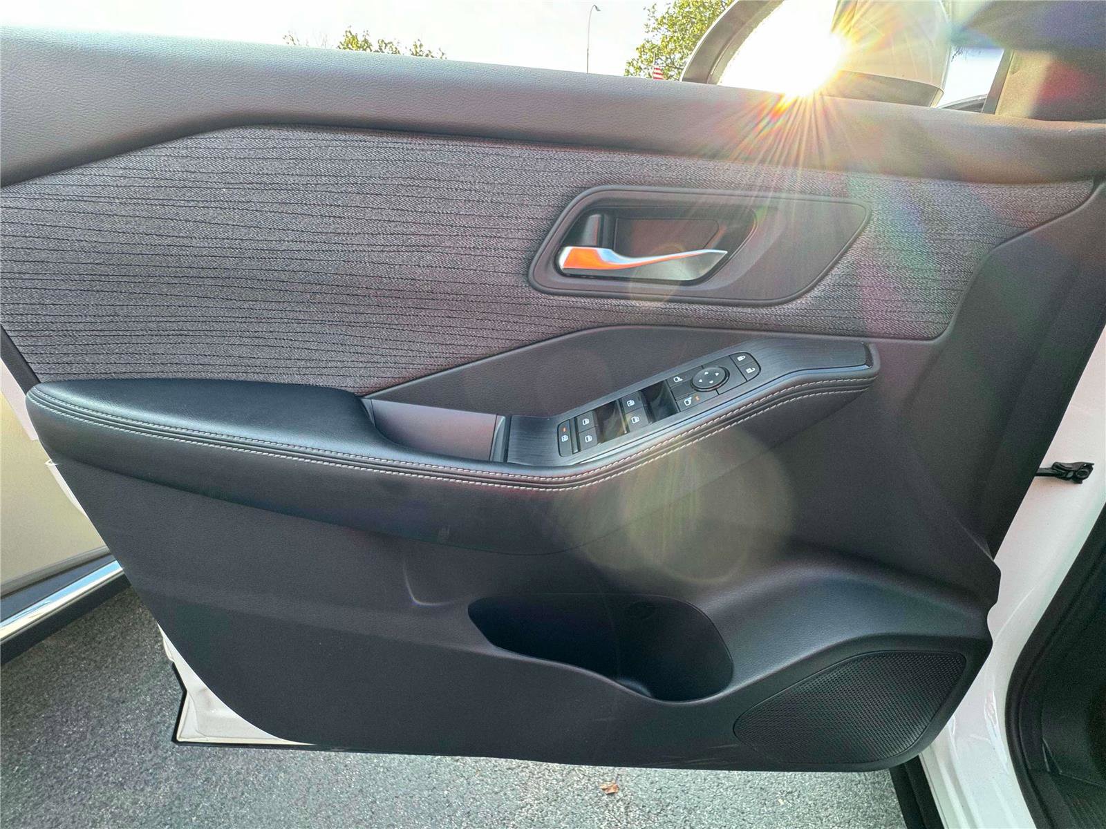 Used 2023 Nissan Rogue SV image 20