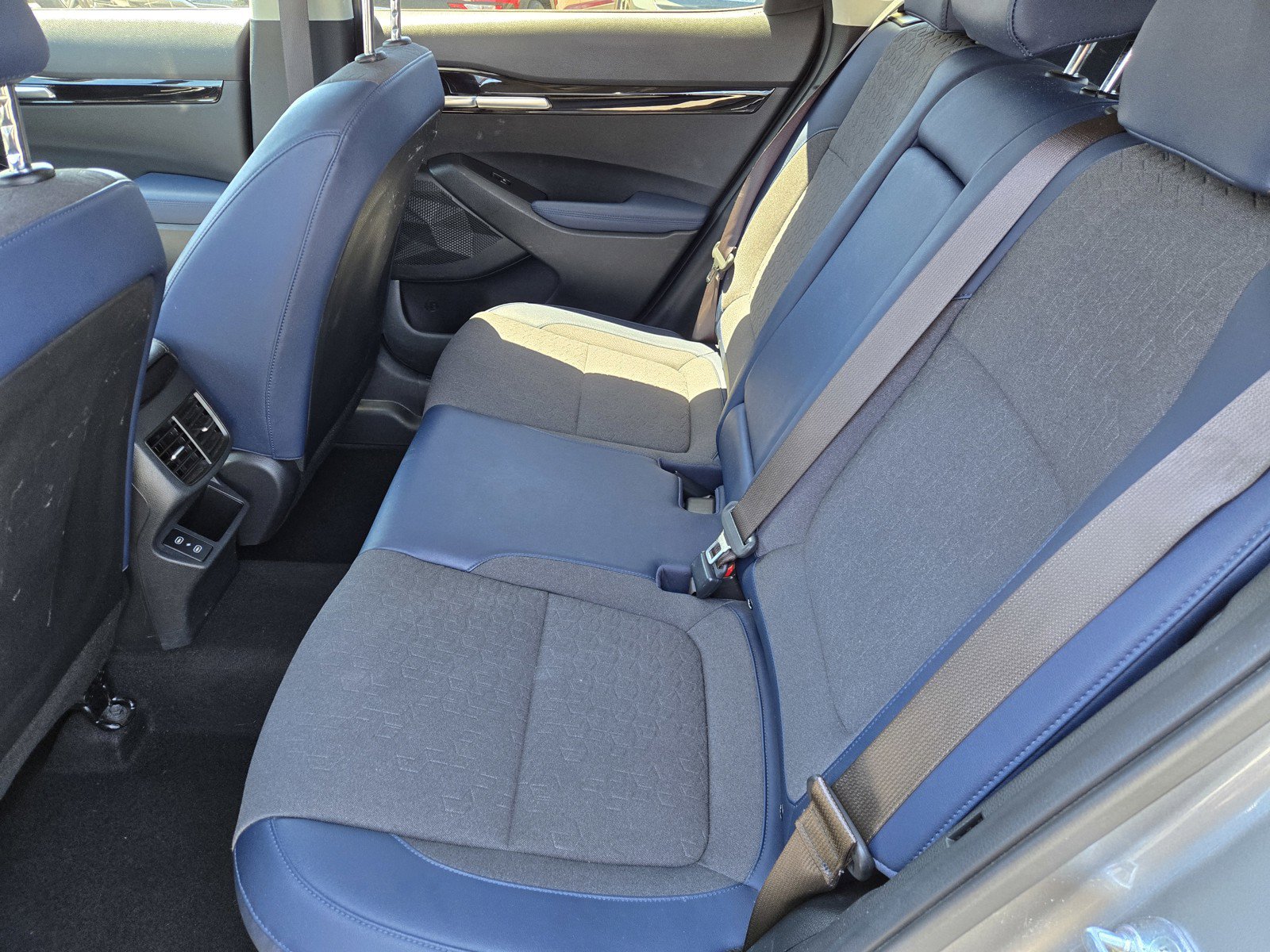 Used 2024 Kia Seltos S AWD/4WD image 11