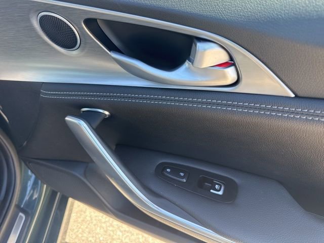 Used 2022 Kia Stinger GT1 image 17