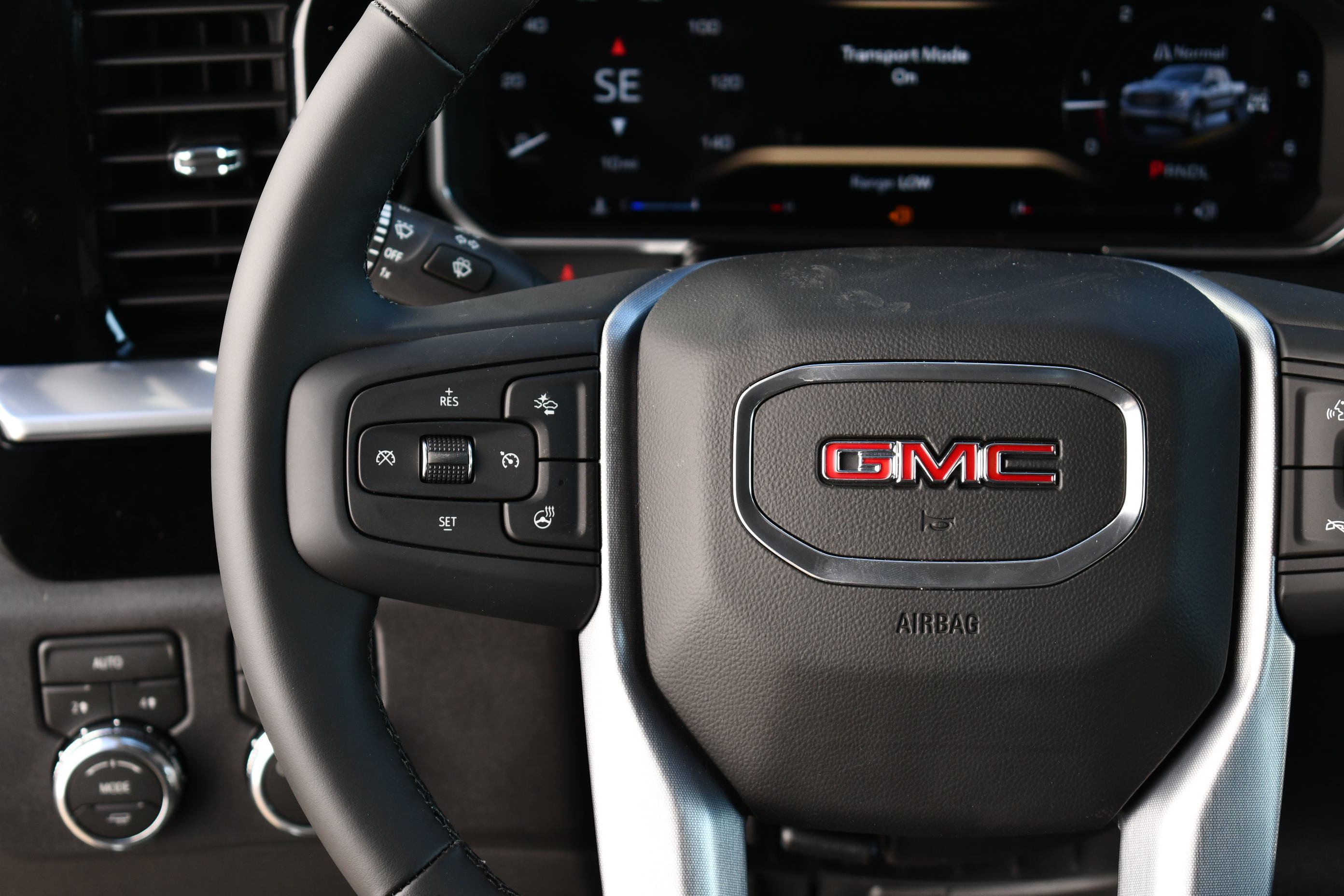 Used 2026 GMC Sierra 1500 SLE w/ Preferred Package AWD/4WD image 17