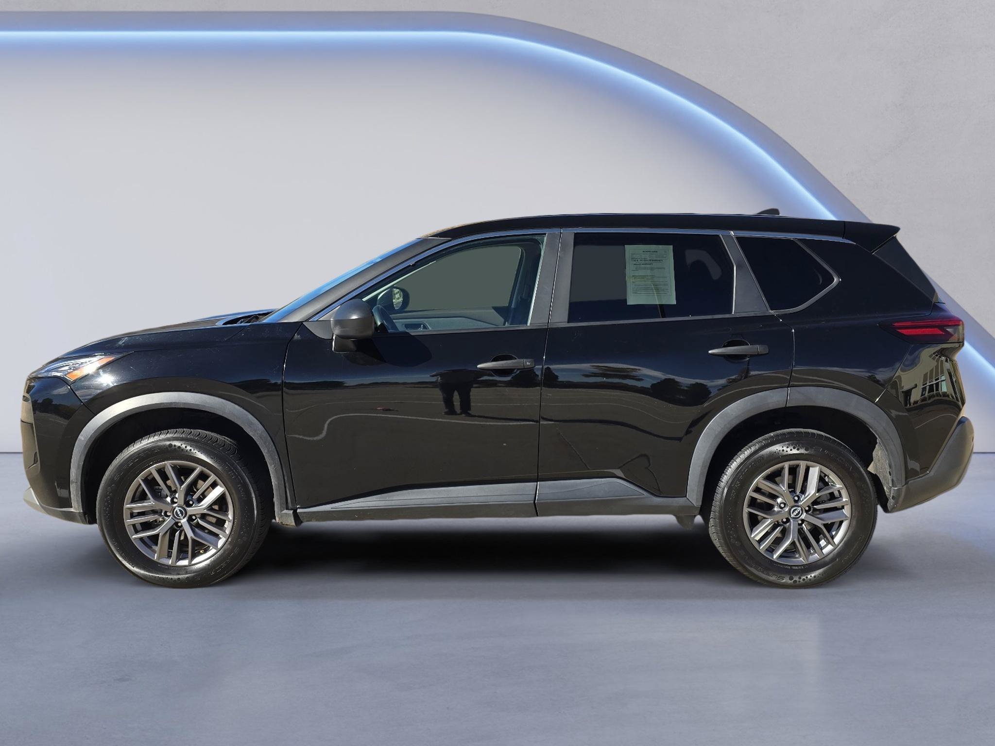 Used 2023 Nissan Rogue S AWD/4WD image 2