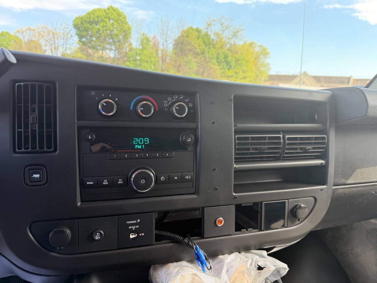 Used 2013 Chevrolet Express 2500 RWD image 24