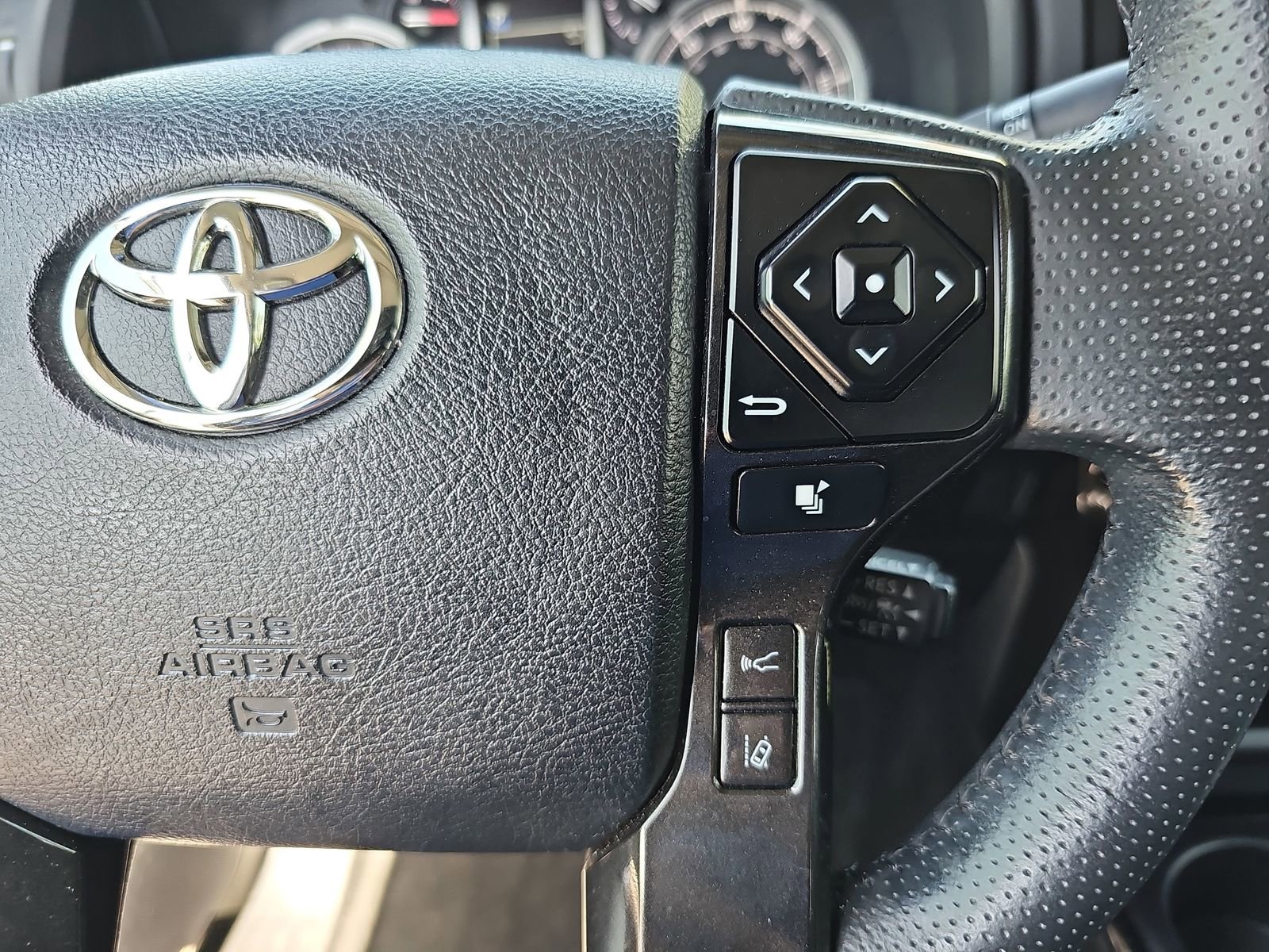 Used 2020 Toyota 4Runner TRD Off-Road Premium w/ Moonroof Package image 18