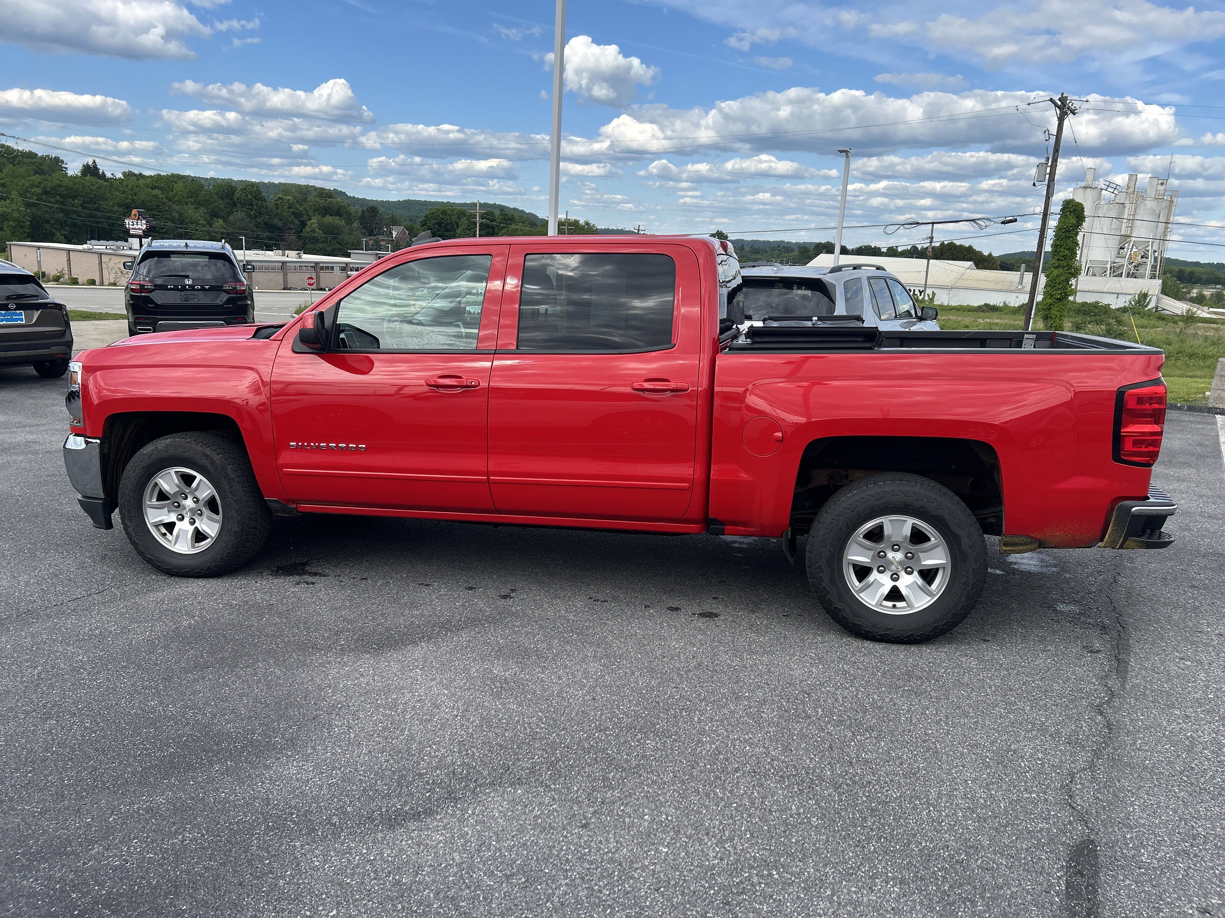 Used 2017 Chevrolet Silverado 1500 LT w/ All Star Edition AWD/4WD image 9