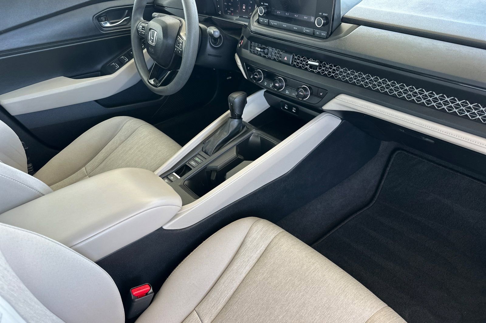 Certified 2023 Honda Accord EX image 15