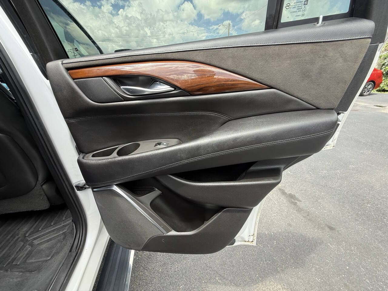 Used 2016 Cadillac Escalade Premium AWD/4WD image 25