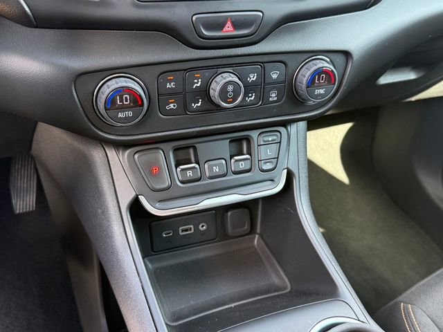 Used 2020 GMC Terrain SLE w/ Driver Convenience Package AWD/4WD image 18