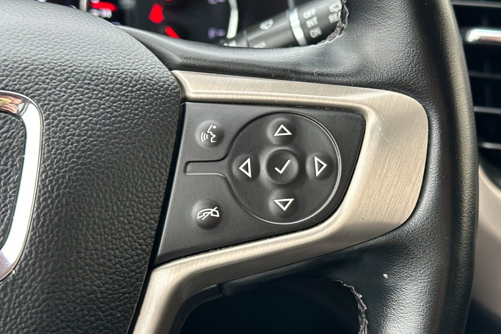 Certified 2023 GMC Acadia Denali image 34