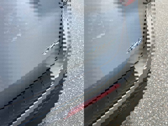 Certified 2022 Ford Explorer XLT w/ Equipment Group 202A image 33