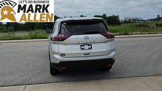 Used 2025 Nissan Rogue SV FWD image 7