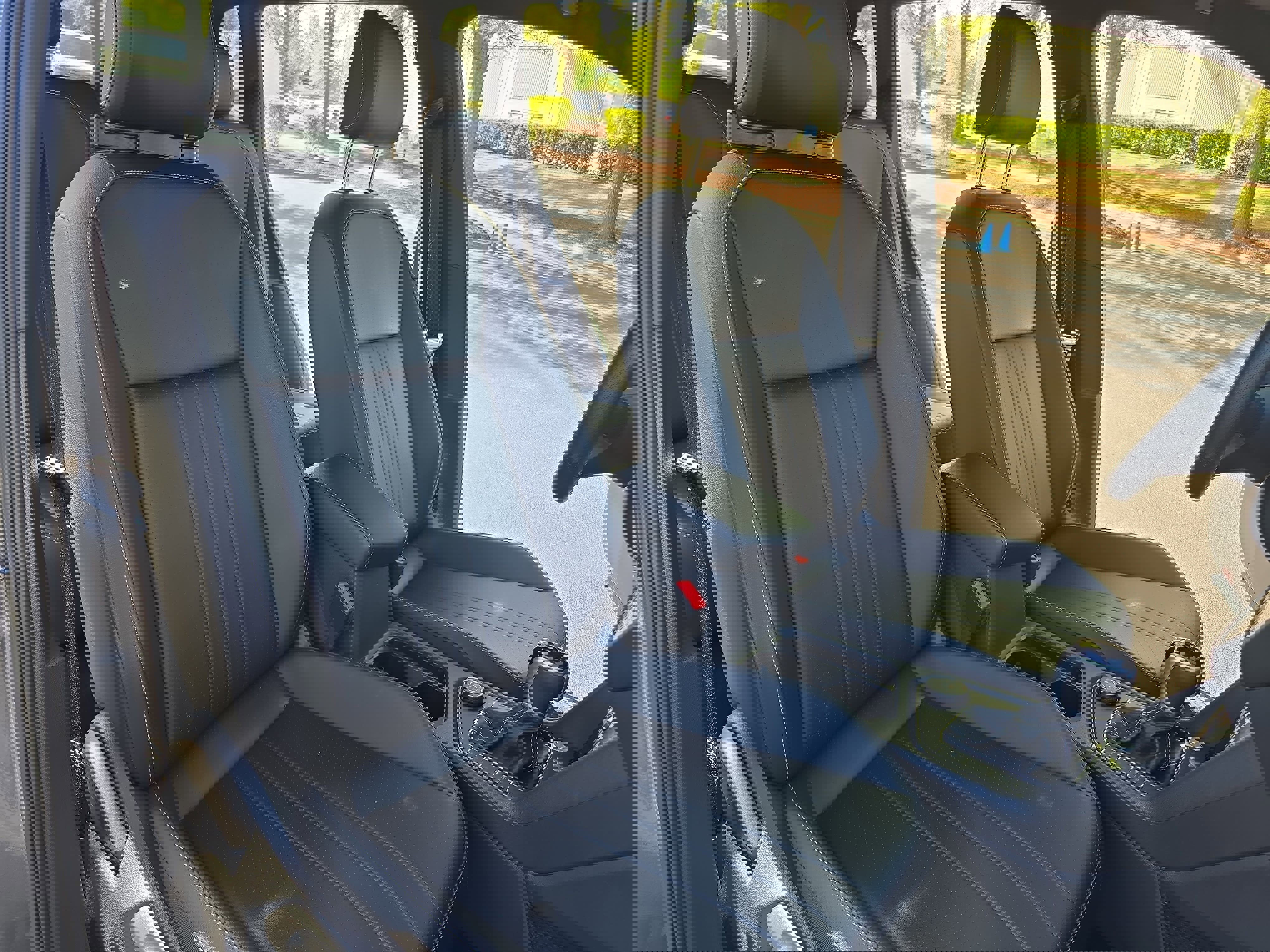 Used 2024 Volkswagen Tiguan SE R-Line image 10