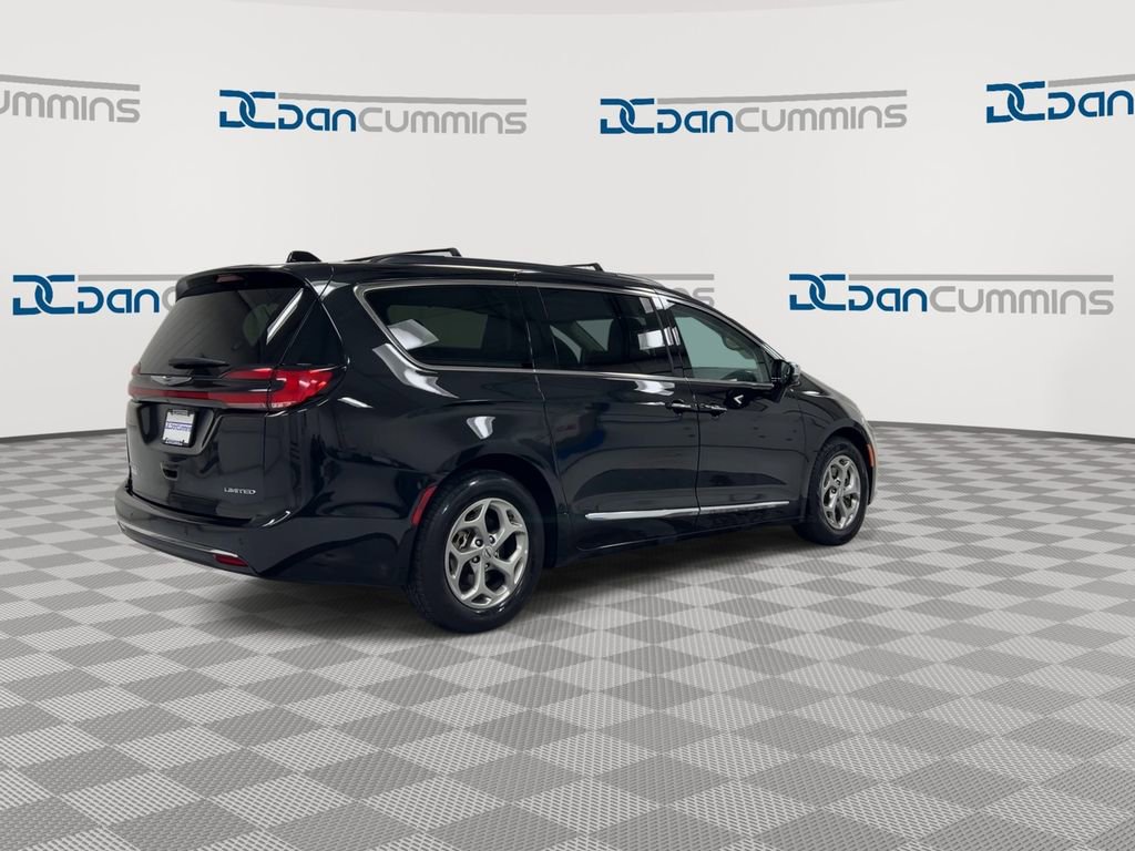 Used 2023 Chrysler Pacifica Limited image 8
