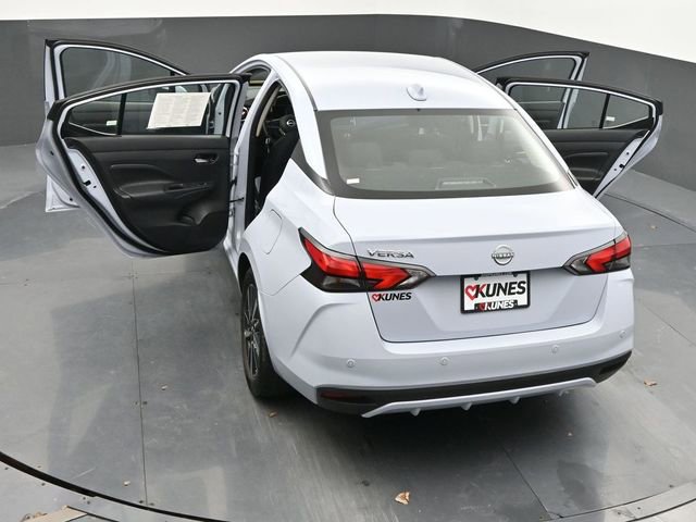 Used 2025 Nissan Versa SV image 60