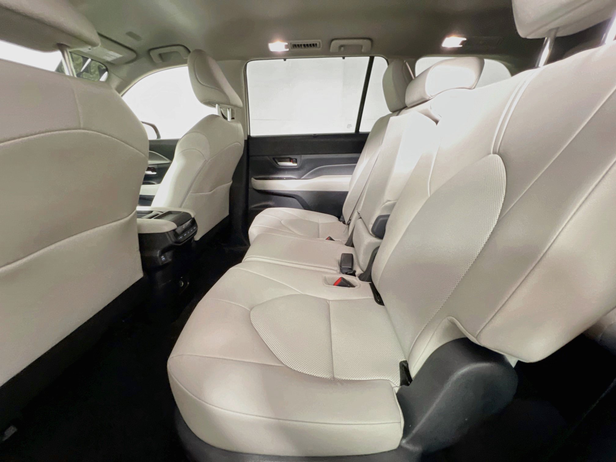 Used 2026 Toyota Grand Highlander AWD Hybrid image 29