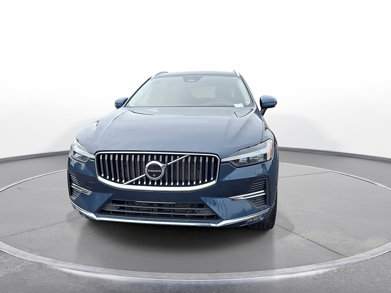 Used 2023 Volvo XC60 B6 Ultimate w/ Protection Package Premier AWD/4WD image 3