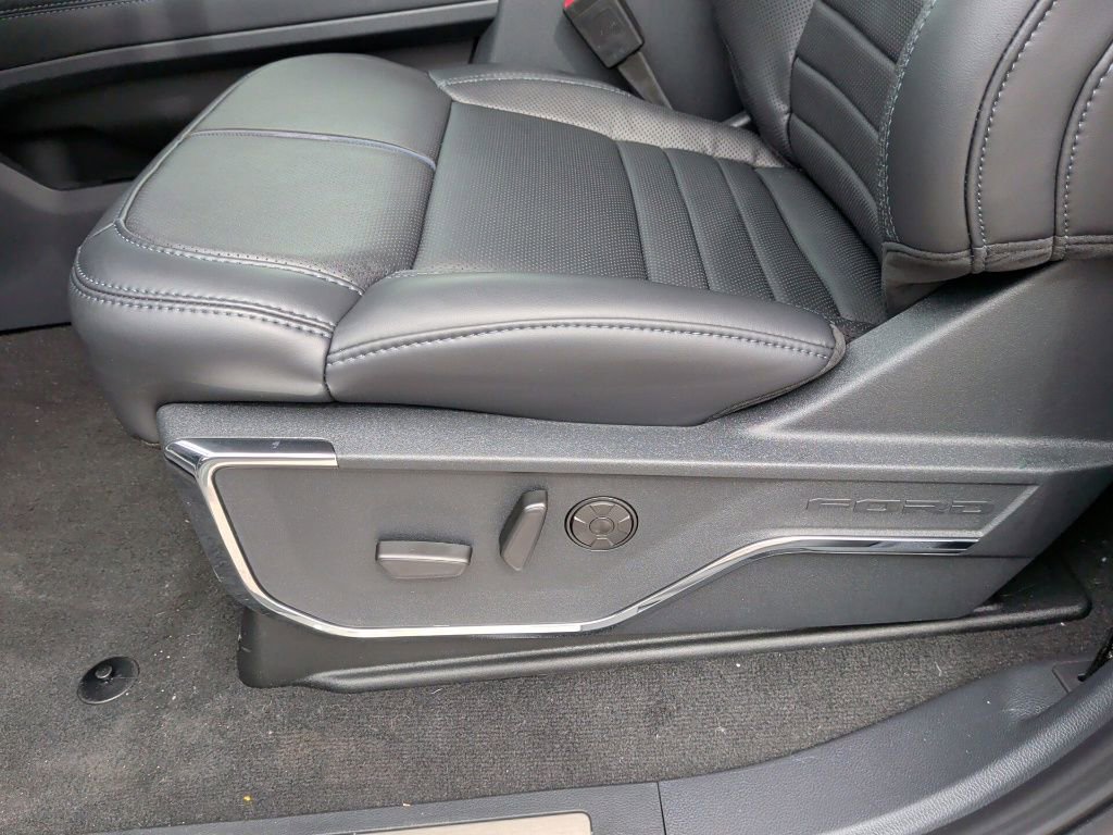 New 2026 Ford F250 Platinum image 14