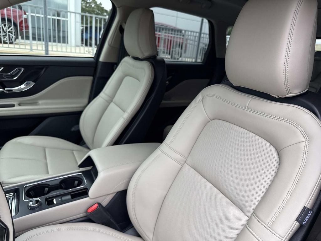 New 2026 Lincoln Corsair Premiere image 21