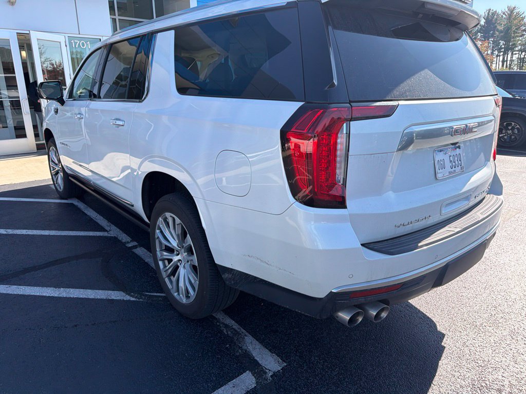 Used 2023 GMC Yukon XL Denali AWD/4WD image 8